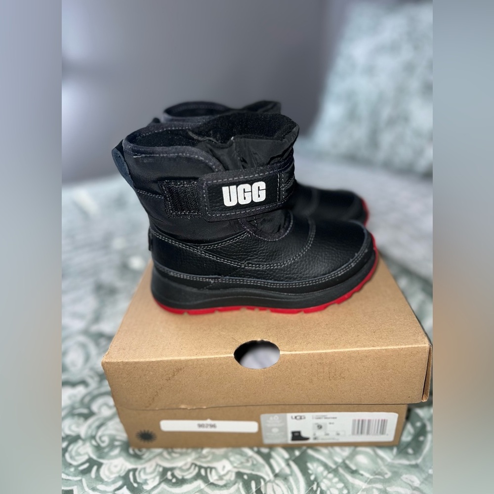 UGG Unisex Boots